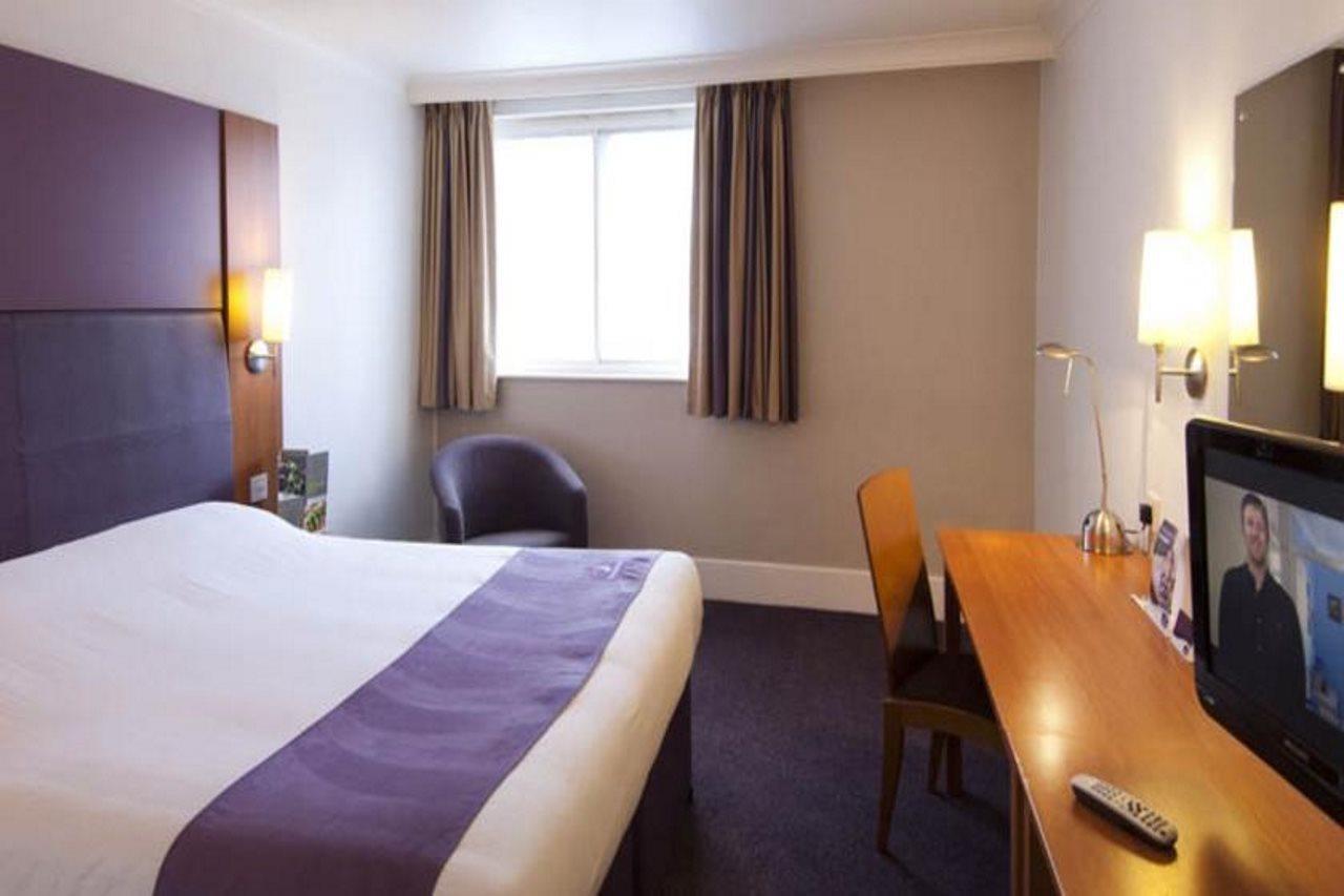 Premier Inn York North West エクステリア 写真