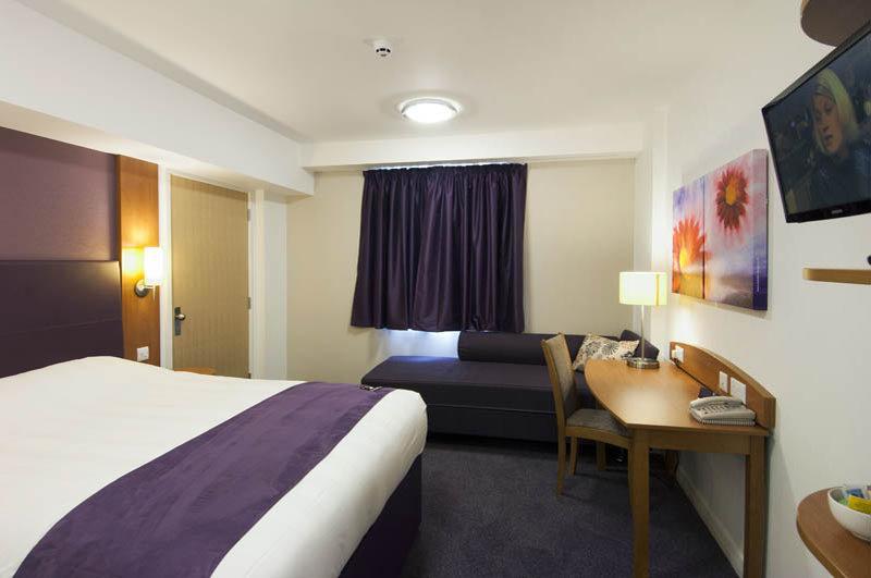 Premier Inn York North West エクステリア 写真